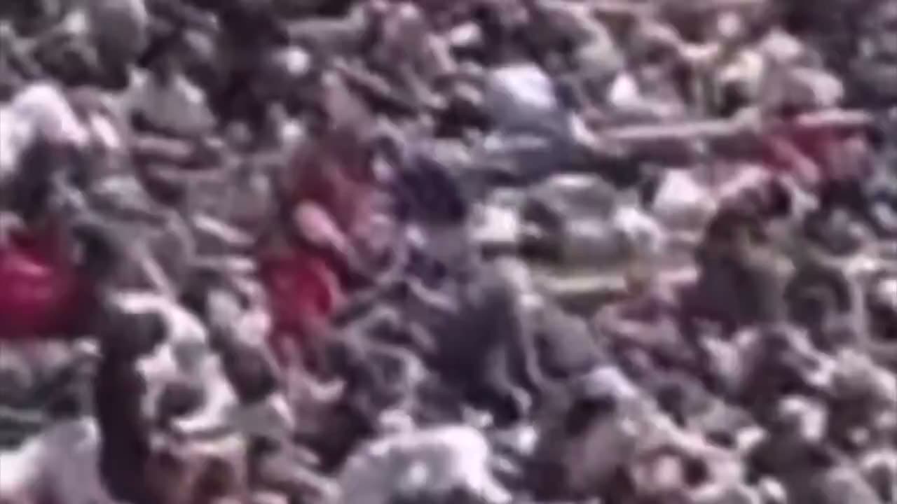 Arrow-Annotated Crowd Clip - 'Set Something Down'